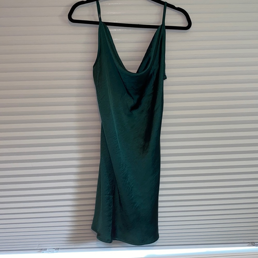 Like new Motel Rocks Paiva Satin Dress in Forest Green size L